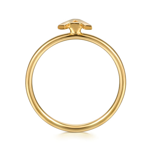 Bague initiale empilable en or jaune 14 carats