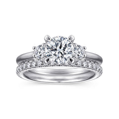 Classic 14K Gold Round Three Stone Diamond Engagement Ring thumbnail 4