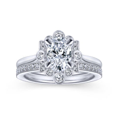 Art Deco Oval Halo Diamond Engagement Ring thumbnail 4