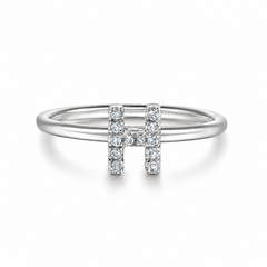 Bague initiale majuscule pavée de diamants en or 14 carats thumbnail 6